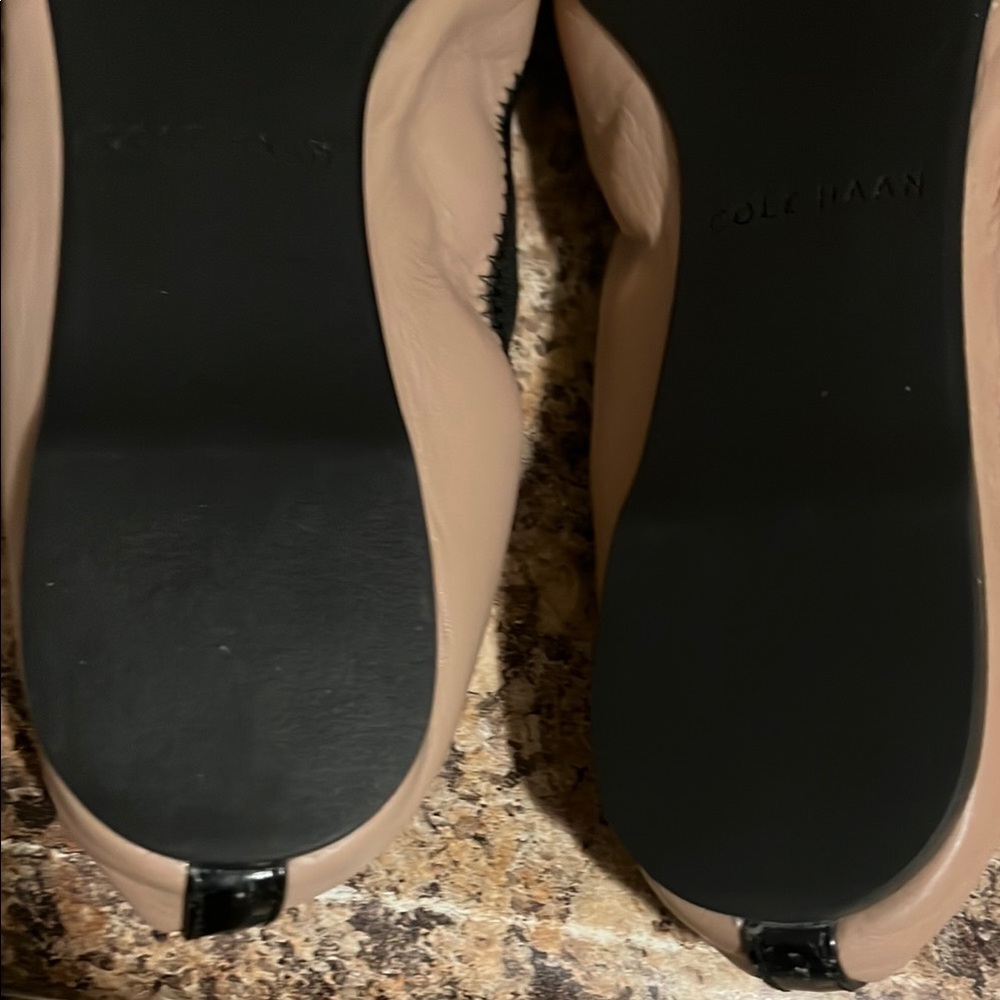 New Cole Haan Deltona ballet flats sz 7B Patent leather cap toe Cole Haan emblem - Picture 9 of 10
